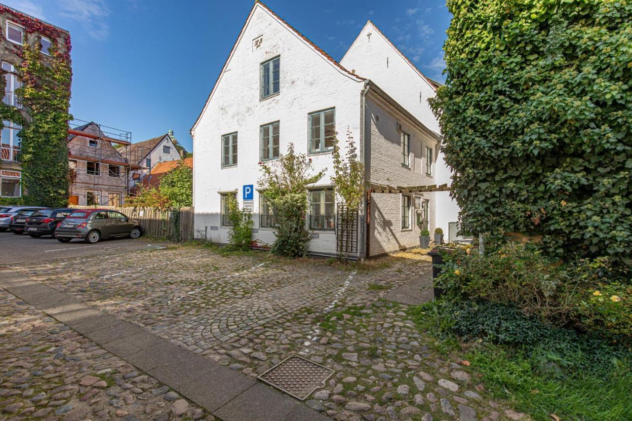 Fewo1846 - Gerty Molzen - Komfortable 2-Zimmer-Wohnung Mit Terrasse Im Stadtzentrum Flensburg Exterior photo